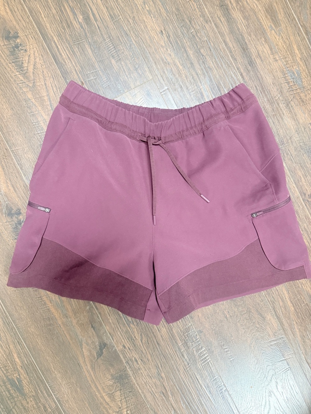 LULULEMON WINE BURGUNDY MAROON DARK RED ZIP POCKETS SHORTS